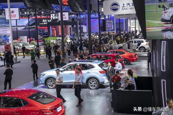 關注|晶片荒後果嚴重,全球汽車製造商今年將損失2100億美元 關注|晶片荒後果嚴重,全球汽車製造商今年將損失2100億美元