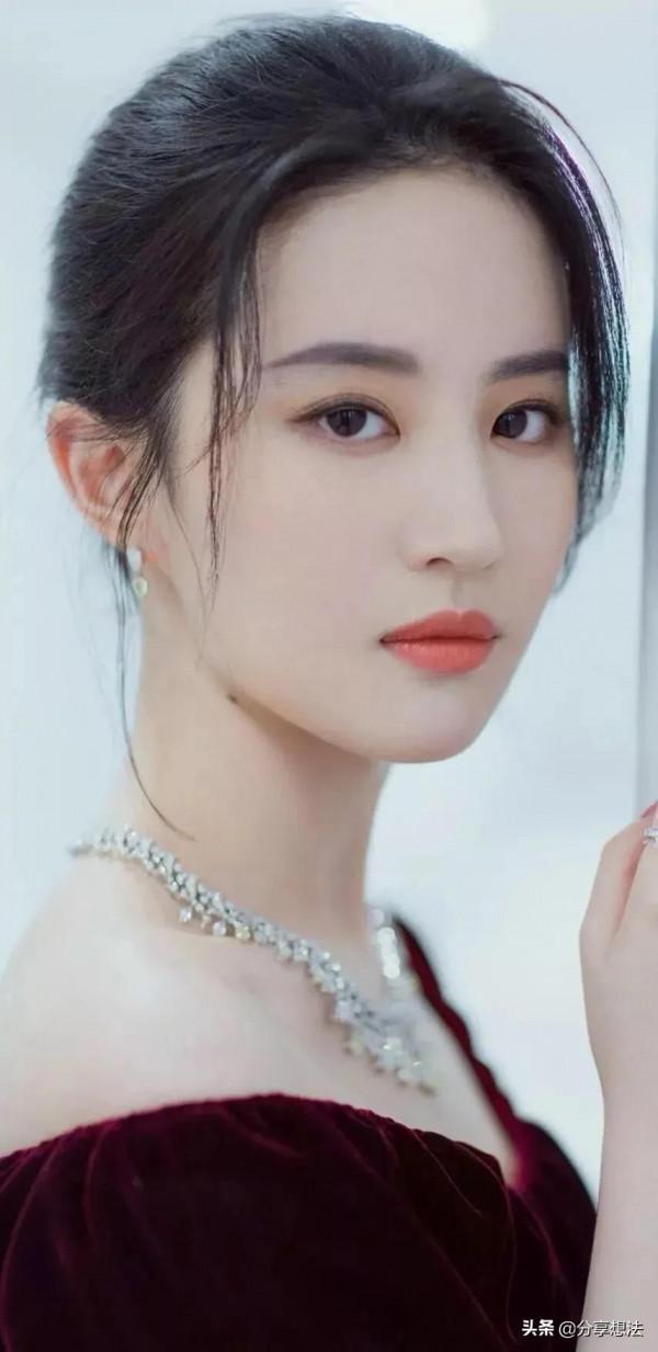 劉亦菲現代裝美圖桌布