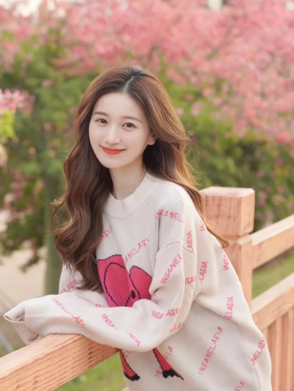 別再亂披頭髮了！這3款新年髮型才夠美夠撩人