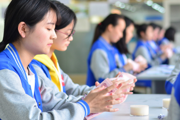 初三學生將迎來壞訊息,中考成績若低於500分,可能被分流到技校 初三學生將迎來壞訊息,中考成績若低於500分,可能被分流到技校