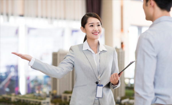 禁挖優秀教師，教育能均衡？俞敏洪：鄉村老師工資要高出城裡30%