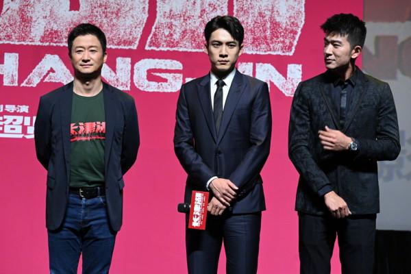 眾星亮相北影節紅毯：黃聖依baby妝容顯老，周冬雨姚晨造型太尷尬