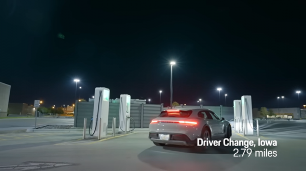 保時捷 Taycan Cross Turismo 在派克峰創下新的吉尼斯記錄 保時捷 Taycan Cross Turismo 在派克峰創下新的吉尼斯記錄