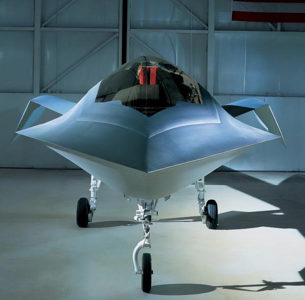 猛禽一號!90年代波音打造的YF-118G,比F-117還要科幻的隱身戰機 猛禽一號!90年代波音打造的YF-118G,比F-117還要科幻的隱身戰機