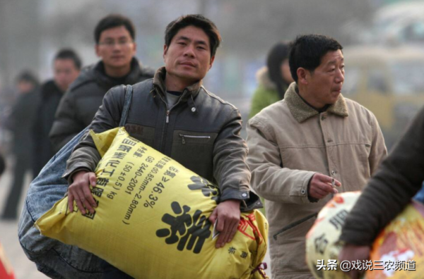 2022年春節將至，農民工返鄉過年遭“3難”！2項“年俗”或被禁