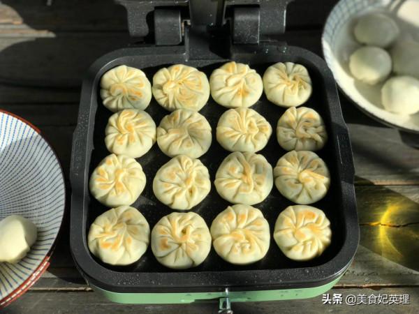 兒子最愛這餡餅，鮮香多汁一口一個，我偷笑，不用和麵做法超簡單