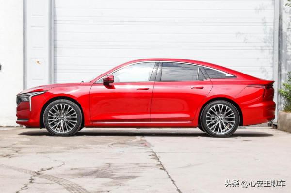 第三代奔騰B70:“厚道”的B級車,顏值大氣穩重,僅售9.99萬元起 第三代奔騰B70:“厚道”的B級車,顏值大氣穩重,僅售9.99萬元起