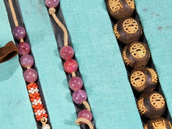 歡迎各位老師欣賞隨評～清代 宮廷風格碧璽朝珠一盤