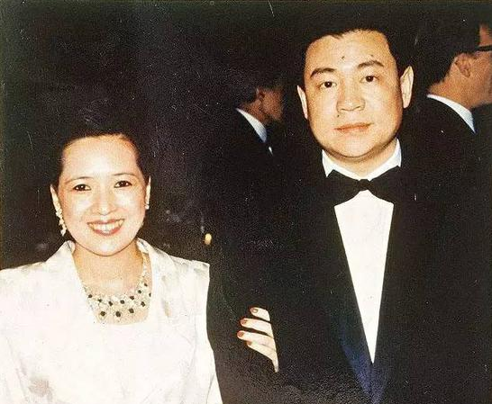 李嘉欣把最美的青春給了富豪劉鑾雄,為什麼大劉離婚了也不娶她? 李嘉欣把最美的青春給了富豪劉鑾雄,為什麼大劉離婚了也不娶她?