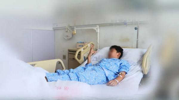 9歲男孩,剛開學就渾身無力胸部痛?醫生:罪魁禍首是躺著玩手機 9歲男孩,剛開學就渾身無力胸部痛?醫生:罪魁禍首是躺著玩手機