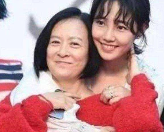 董志華：娶王京花，成名路上有淚有痛，今影帝兒子成他驕傲