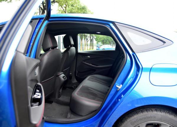 10多萬的自動擋轎車還是這三款好，安全舒適，動力強還省油