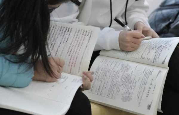 初中生這四種行為，實際上是在“假努力”，老師一眼就能看出來