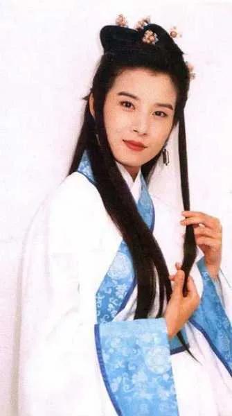 “啞巴新娘”嶽翎和老公相愛15年，堅持丁克，老公是圈外人？