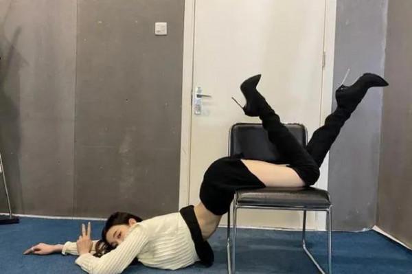 楊冪 漫畫腰雖美,卻要小心危害 楊冪 漫畫腰雖美,卻要小心危害