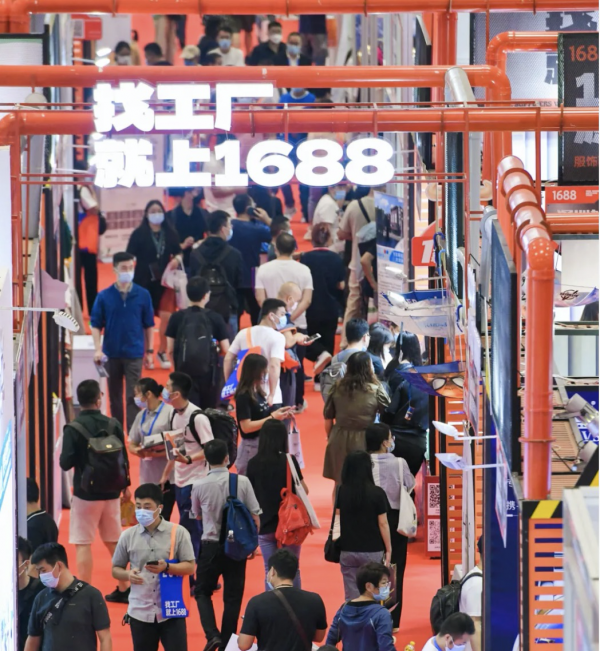 他們把“賒賬”研究透了：能備貨，能拓客，現在還能打怪升級