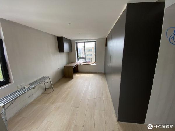 我用鹹魚裝套房-127㎡，全房更換平開斷橋鋁&plus;地暖&plus;全屋黑胡桃傢俱