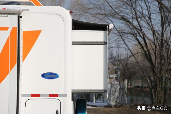 國六3.0T+8AT！C本可開超大空間房車，實拍亞特尊領ST