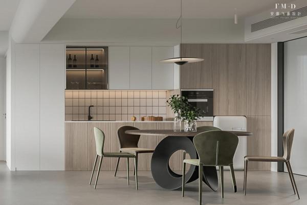 兩梯四戶，170㎡二手房土裡土氣，用時9個月改造，高階感都藏不住