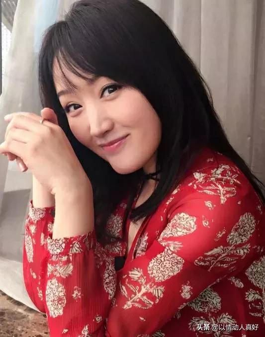 楊家3大美人中的楊超越：初中文化，21歲成中國頂流女星身價過億