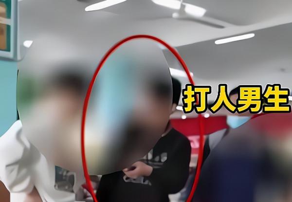 因為佔座掌摑女生的男生，所學專業是“學前教育”，很多家長慌了