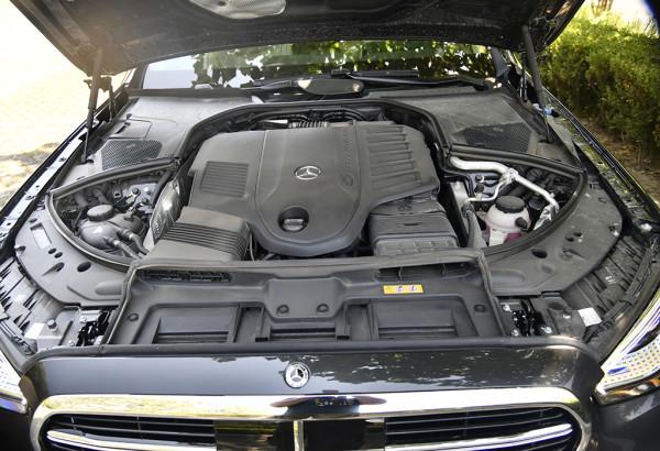 5.5秒破百的奢華行政座駕 與7系比,賓士S級能否再奪“一哥”之位 5.5秒破百的奢華行政座駕 與7系比,賓士S級能否再奪“一哥”之位