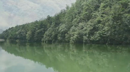 宛若世外桃源!這一湖碧水太治癒了 宛若世外桃源!這一湖碧水太治癒了