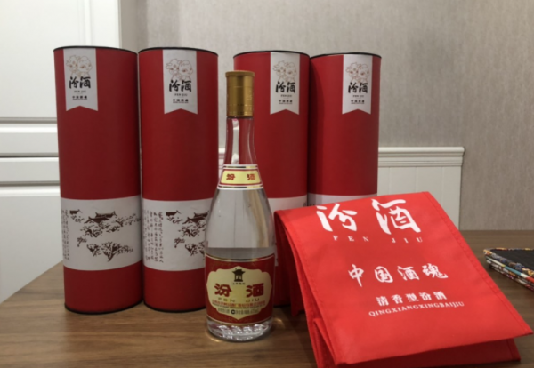 4款好口碑的“光瓶白酒”,價格不過百,老酒鬼常喝,100%純糧酒 4款好口碑的“光瓶白酒”,價格不過百,老酒鬼常喝,100%純糧酒