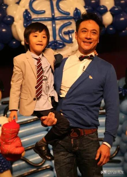 《導演請指教》暴露明星真實臉部狀態:薛凱琪顯年紀,孟子義臉腫 《導演請指教》暴露明星真實臉部狀態:薛凱琪顯年紀,孟子義臉腫