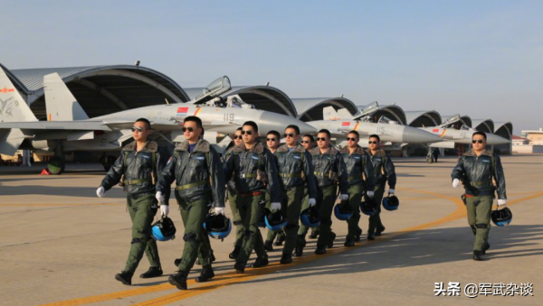 殲35首飛，中國海軍的大局看懂了嗎？說不定會有“海軍版”6代機