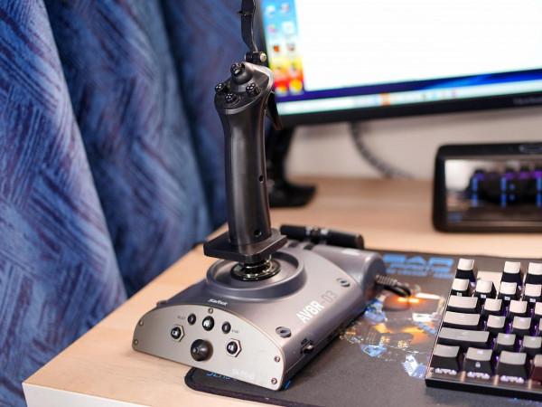 1.2m小桌子能放點啥?分享桌上好物,和一臺輕度RGB主機 1.2m小桌子能放點啥?分享桌上好物,和一臺輕度RGB主機