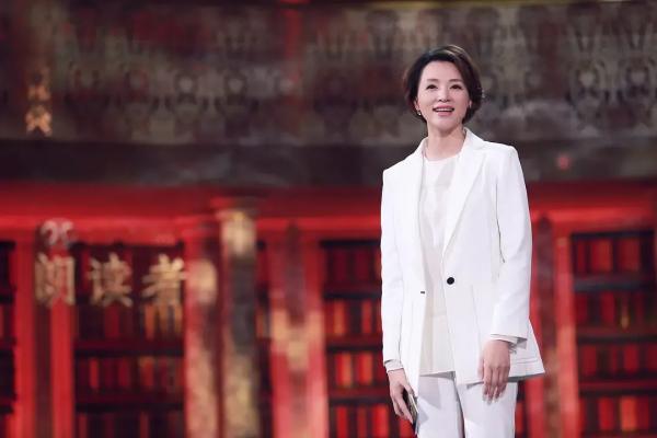 《朗讀者》三年後重回央視黃金檔！第一期就被董卿對話張桂梅破防