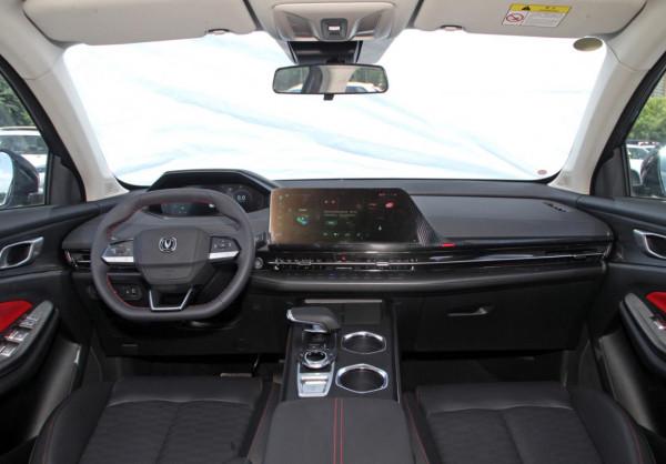 內飾虛擬未來座艙 長安CS55PLUS哪款更值得選？