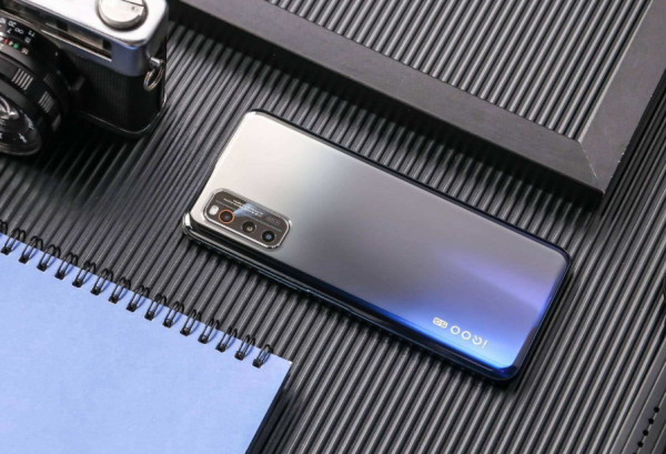 2022年換手機忠告：別隻看跑分，牢記3個“差不多”，手機不會差