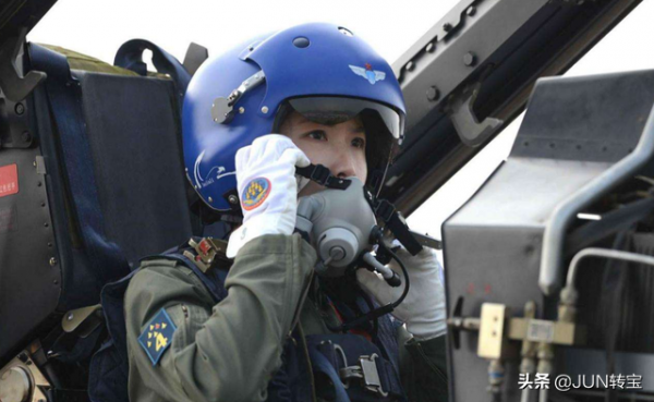 戰機飛行員中，為何除了軍官還是軍官？他們的軍銜還都很高？