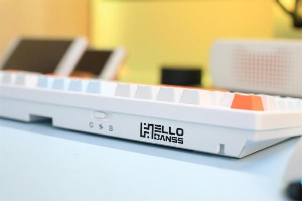 擠爆牙膏，一步到位 HELLO GANSS HS98T無線三模鍵盤