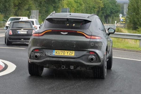 阿斯頓·馬丁DBX高效能版實車曝光,最大輸出功率有望達到639馬力 阿斯頓·馬丁DBX高效能版實車曝光,最大輸出功率有望達到639馬力