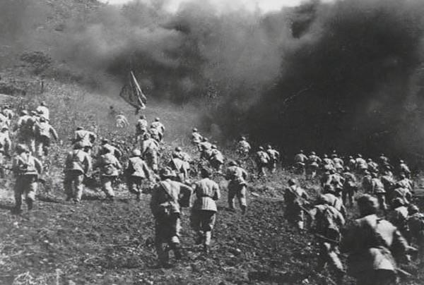 上甘嶺坑道中唯一女兵,26年後赴美,竟被曾經的美軍俘虜一眼認出 上甘嶺坑道中唯一女兵,26年後赴美,竟被曾經的美軍俘虜一眼認出