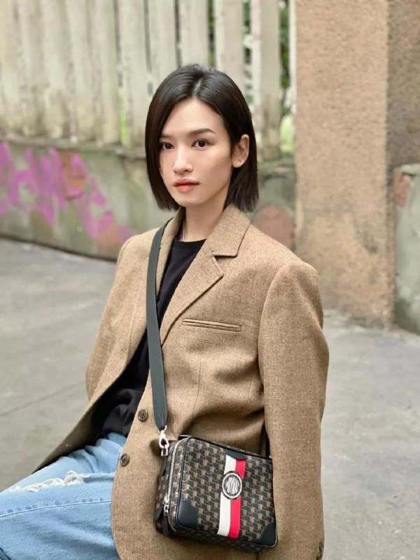 MOYNAT摩奈節日限定OH!Camera手袋欣賞