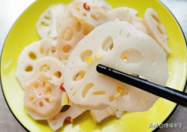 蓮藕一焯水就發黑？教你飯店的做法，蓮藕又白淨又脆爽，特別好吃