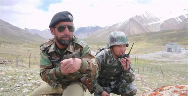 中國這道邊境線，對鄰國不設任何防線，兩國士兵沒事就串門蹭飯