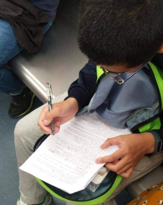 &OpenCurlyDoubleQuote;雙減&rdquo;之後，家長仍然執著給孩子補課，鄭強教授道出背後原因