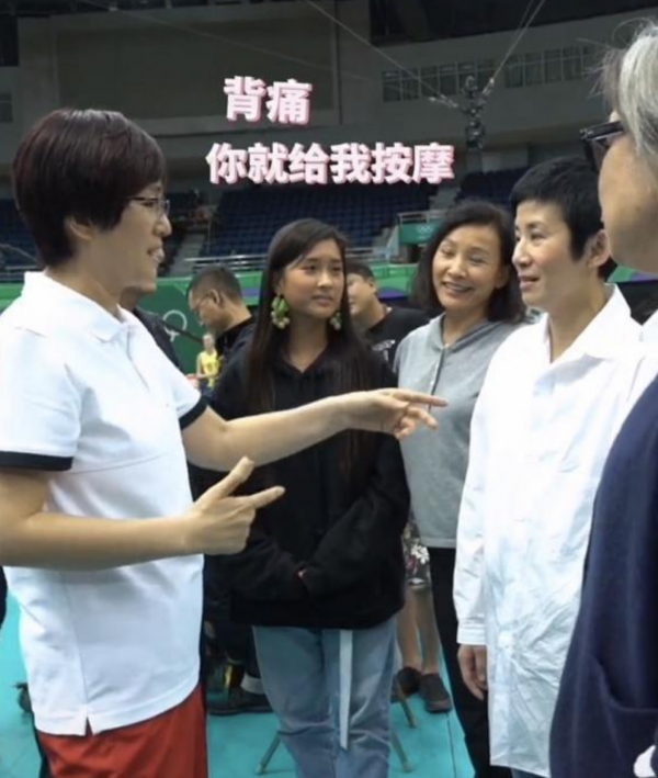 劉曉慶閨蜜是郎平,跳水皇后閨蜜是歌手?名人圈閨蜜組合太神奇 劉曉慶閨蜜是郎平,跳水皇后閨蜜是歌手?名人圈閨蜜組合太神奇