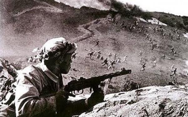 殲敵萬餘人後，楊勇接到鄧華電話：別打了，敵人哇哇叫，要簽字了