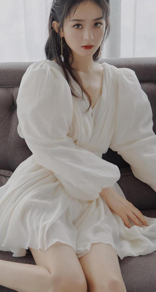 趙麗穎終於高調一回!穿“白裙”美回少女時代,這哪像生過孩子 趙麗穎終於高調一回!穿“白裙”美回少女時代,這哪像生過孩子