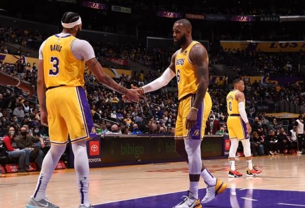 底薪加盟湖人，卻成第三巨頭！呼叫詹姆斯迴歸，你需要合格組織者