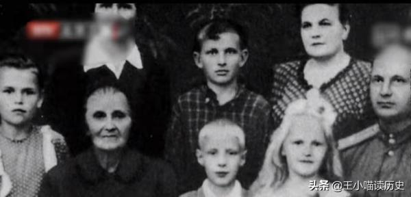 八個兒子血染疆場,國防部長親自致信:所有戰士向英雄母親下跪 八個兒子血染疆場,國防部長親自致信:所有戰士向英雄母親下跪