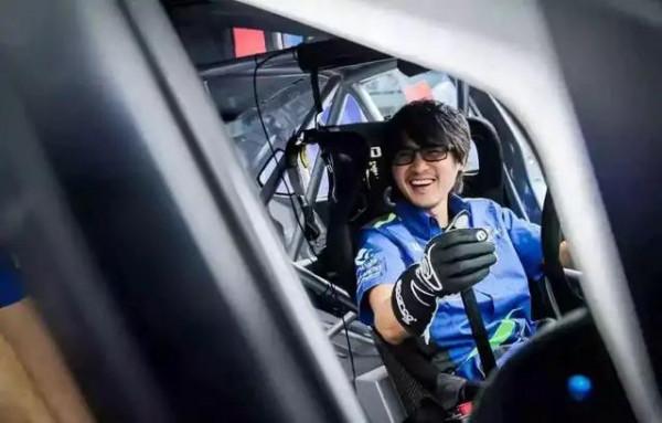 20年前,掛科7門被退學、腳踢文壇的韓寒如今怎樣了? 20年前,掛科7門被退學、腳踢文壇的韓寒如今怎樣了?