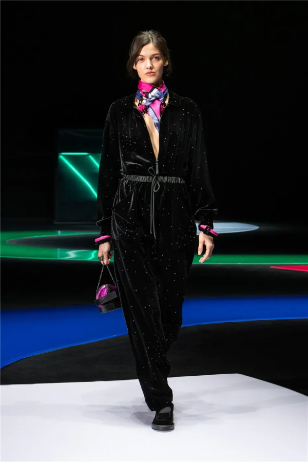 又可以穿這條炸街的“神褲”了，懶人一鍵顯高顯瘦