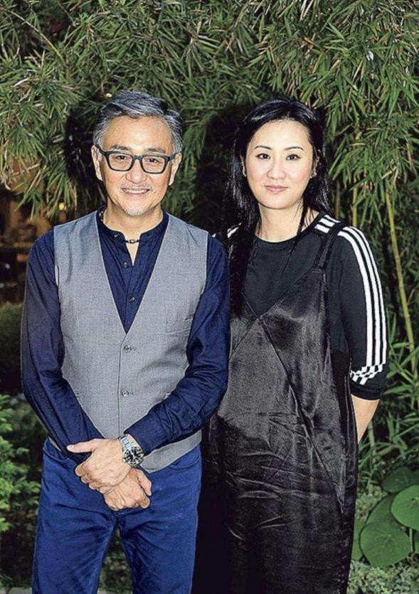 港星私下聚會！吳啟華熊黛林罕同框，“最帥花無缺”吳岱融站c位